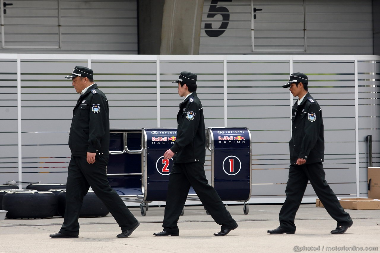 GP CINA, 11.04.2013- Atmosphere