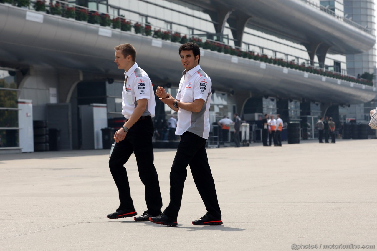 GP CINA, 11.04.2013- Sergio Perez (MEX) McLaren MP4-28 