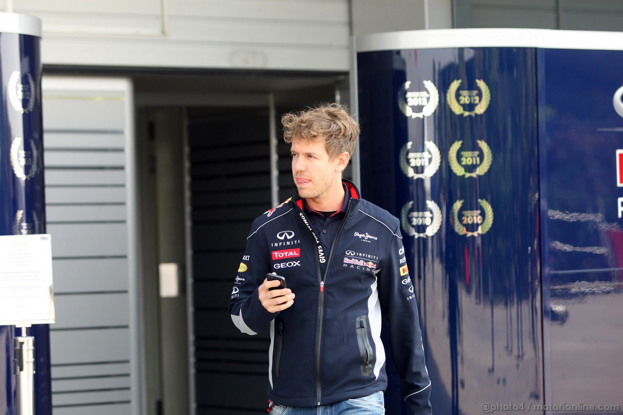 GP CINA, 11.04.2013- Sebastian Vettel (GER) Red Bull Racing RB9 