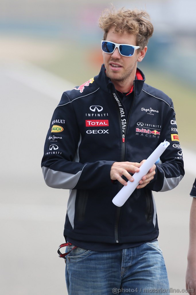 GP CINA, 11.04.2013- Sebastian Vettel (GER) Red Bull Racing RB9 