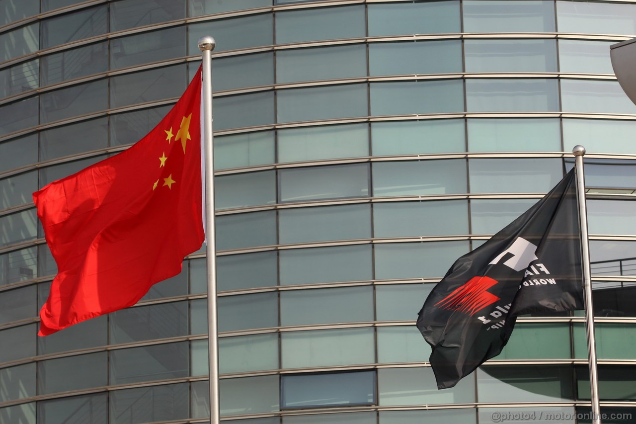 GP CINA, 11.04.2013- Flags