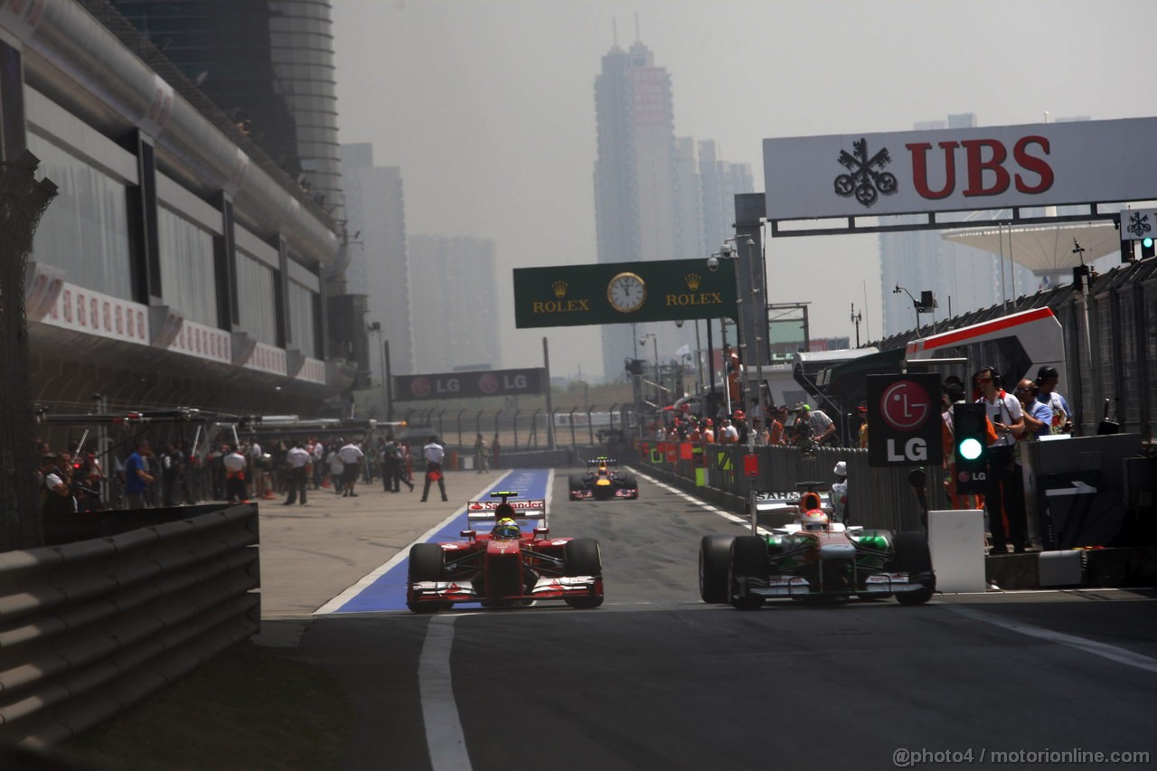 GP CINA, 13.04.2013- Prove Libere 3, Felipe Massa (BRA) Ferrari F138 e Paul di Resta (GBR) Sahara Force India F1 Team VJM06 