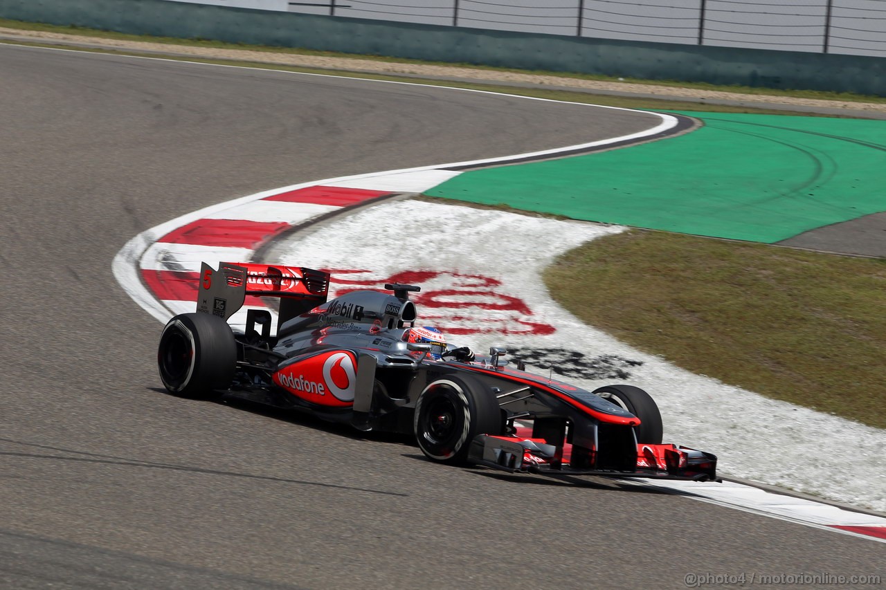 GP CINA, 13.04.2013- Prove Libere 3, Jenson Button (GBR) McLaren Mercedes MP4-28 