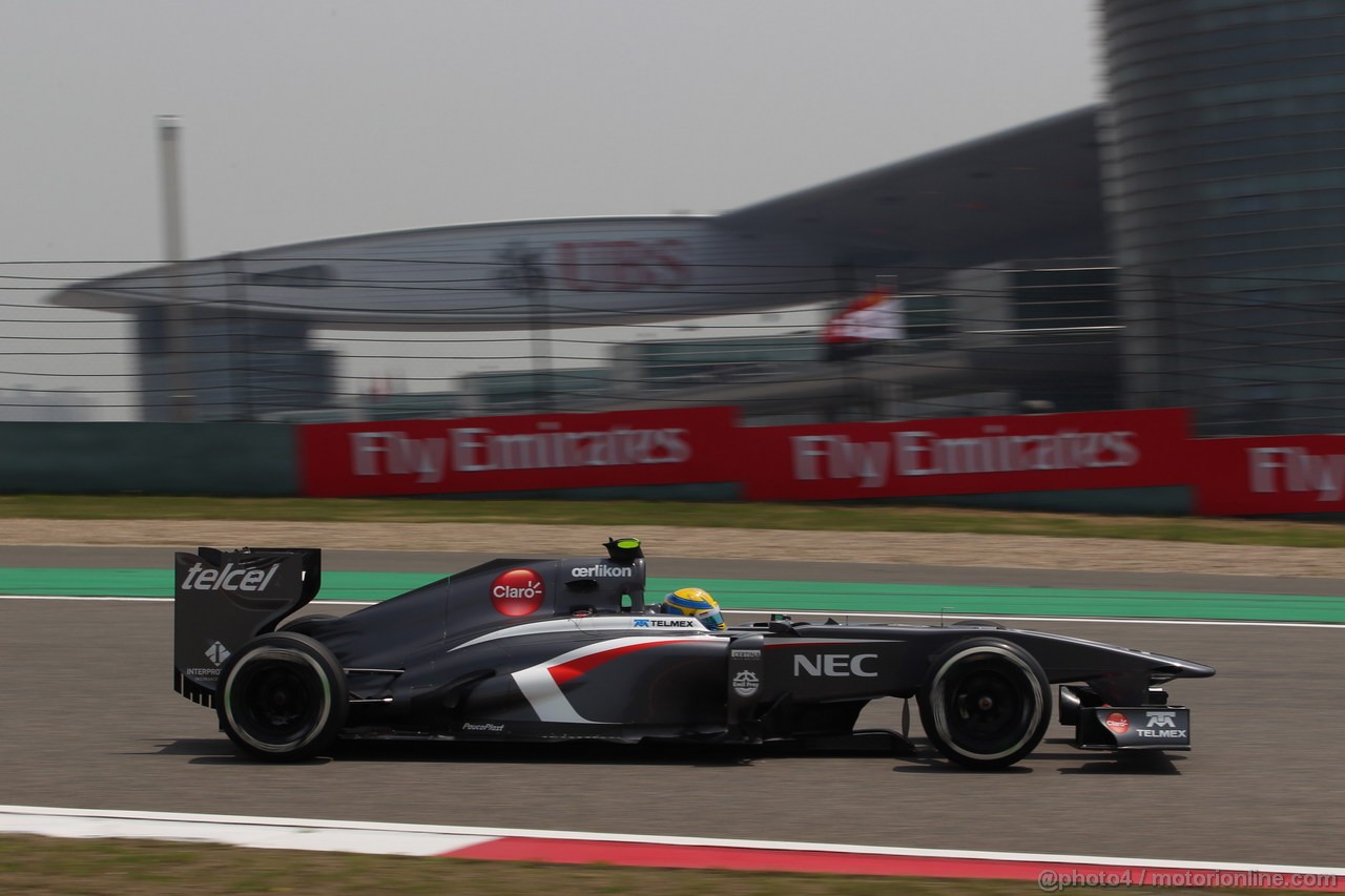 GP CINA, 13.04.2013- Prove Libere 3, Esteban Gutierrez (MEX), Sauber F1 Team C32 