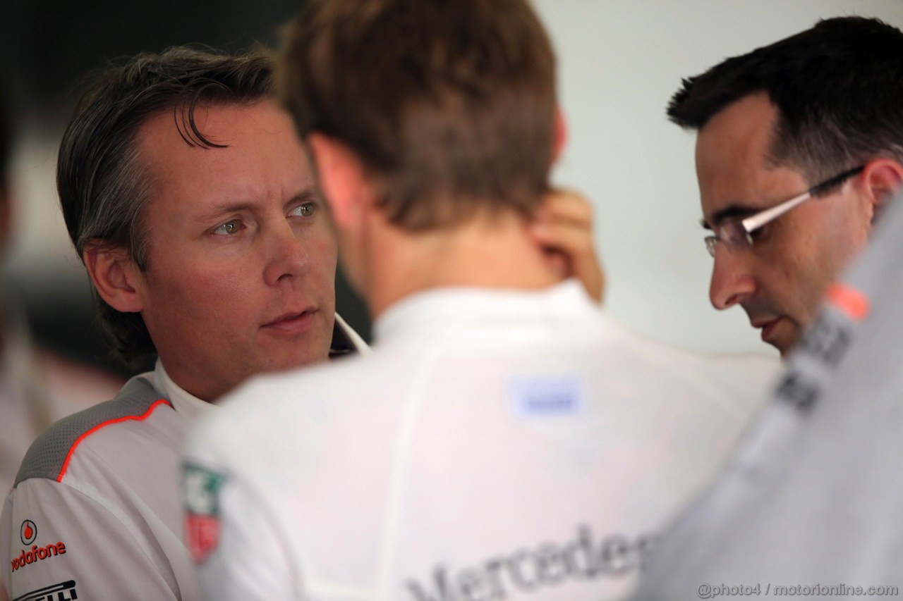 GP CINA, 13.04.2013- Prove Libere 3, Sam Michael (AUS) McLaren Sporting Director