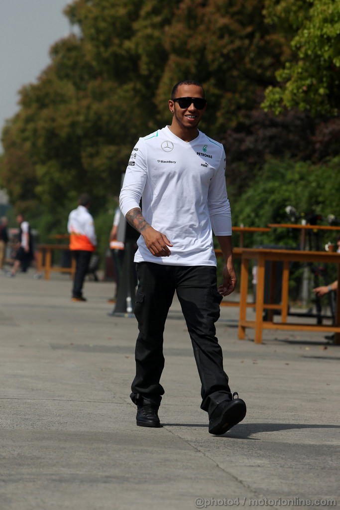 GP CINA, 13.04.2013- Lewis Hamilton (GBR) Mercedes AMG F1 W04 