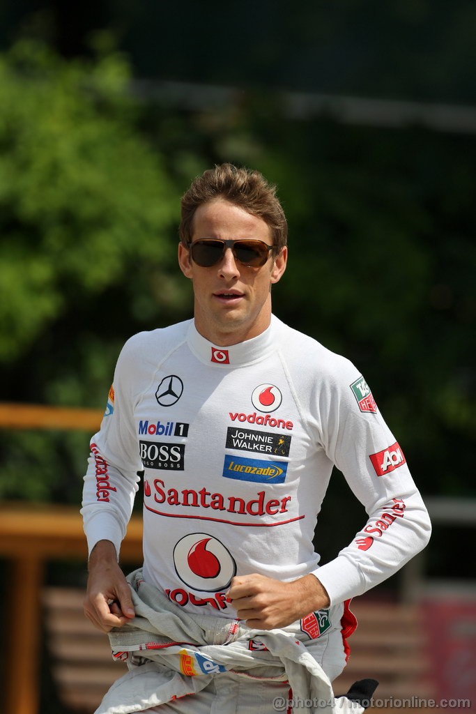 GP CINA, 13.04.2013- Prove Libere 3, Jenson Button (GBR) McLaren Mercedes MP4-28 