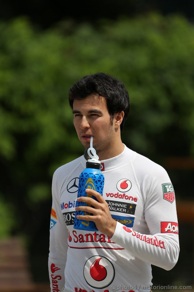 GP CINA, 13.04.2013- Prove Libere 3, Sergio Perez (MEX) McLaren MP4-28 