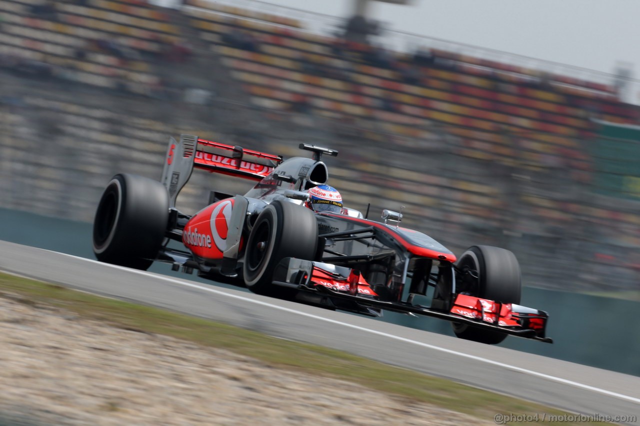 GP CINA, 13.04.2013- Prove Libere 3, Jenson Button (GBR) McLaren Mercedes MP4-28 