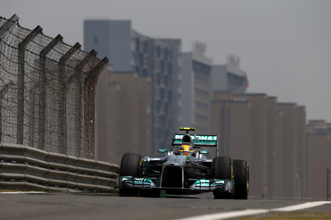 GP CINA, 13.04.2013- Prove Libere 3, Lewis Hamilton (GBR) Mercedes AMG F1 W04 