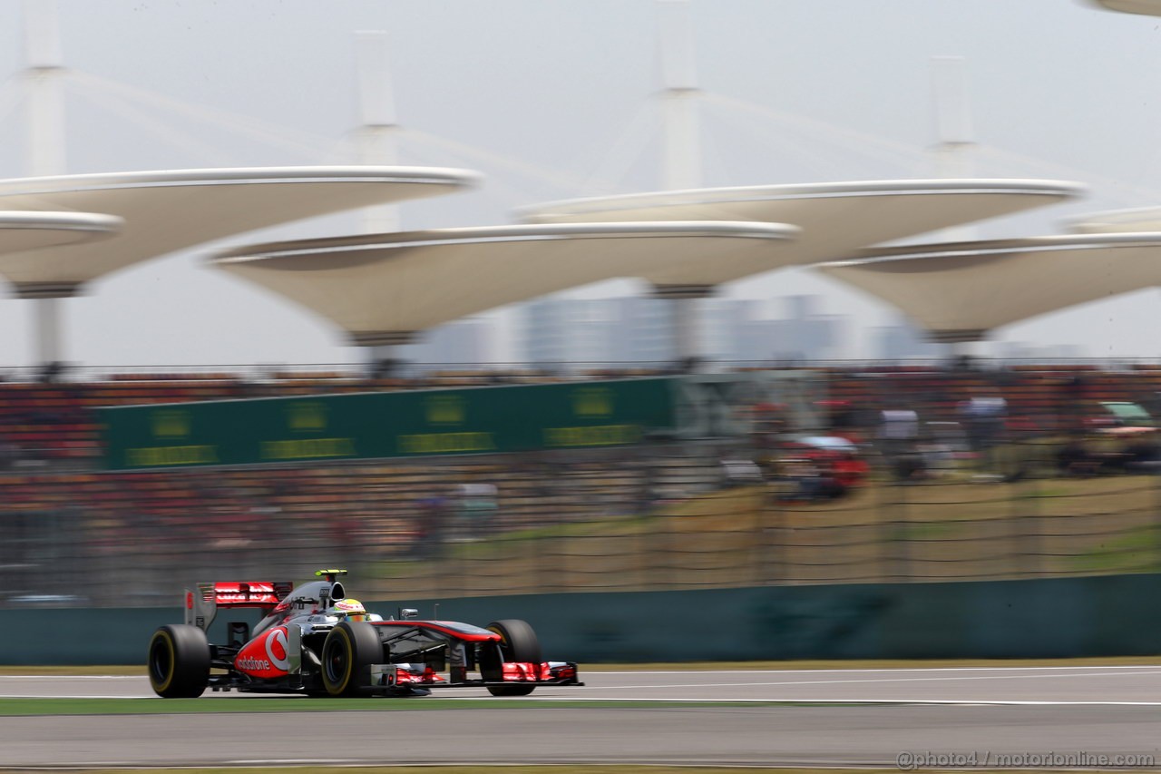 GP CINA, 13.04.2013- Prove Libere 3, Lewis Hamilton (GBR) Mercedes AMG F1 W04 