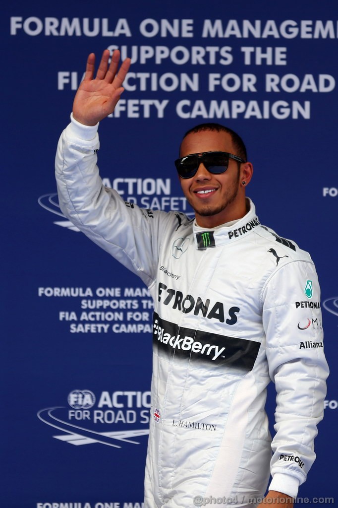 GP CINA, 13.04.2013- Qualifiche, Lewis Hamilton (GBR) Mercedes AMG F1 W04 pole position 