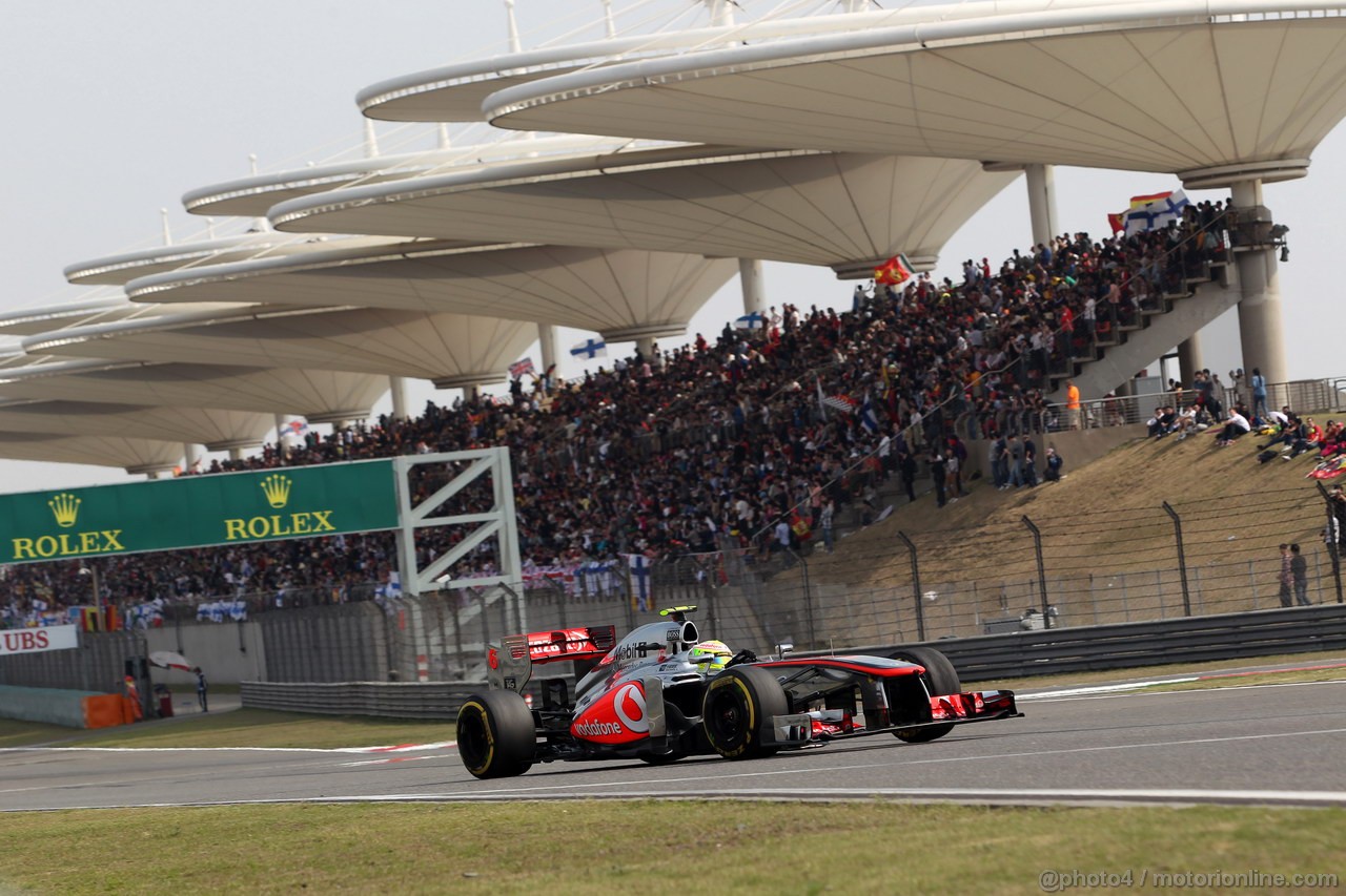GP CINA, 13.04.2013- Qualifiche, Sergio Perez (MEX) McLaren MP4-28 