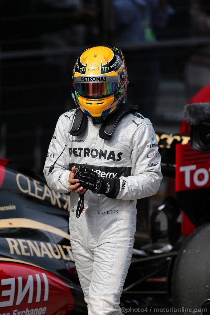 GP CINA, 13.04.2013- Qualifiche, Lewis Hamilton (GBR) Mercedes AMG F1 W04 pole position