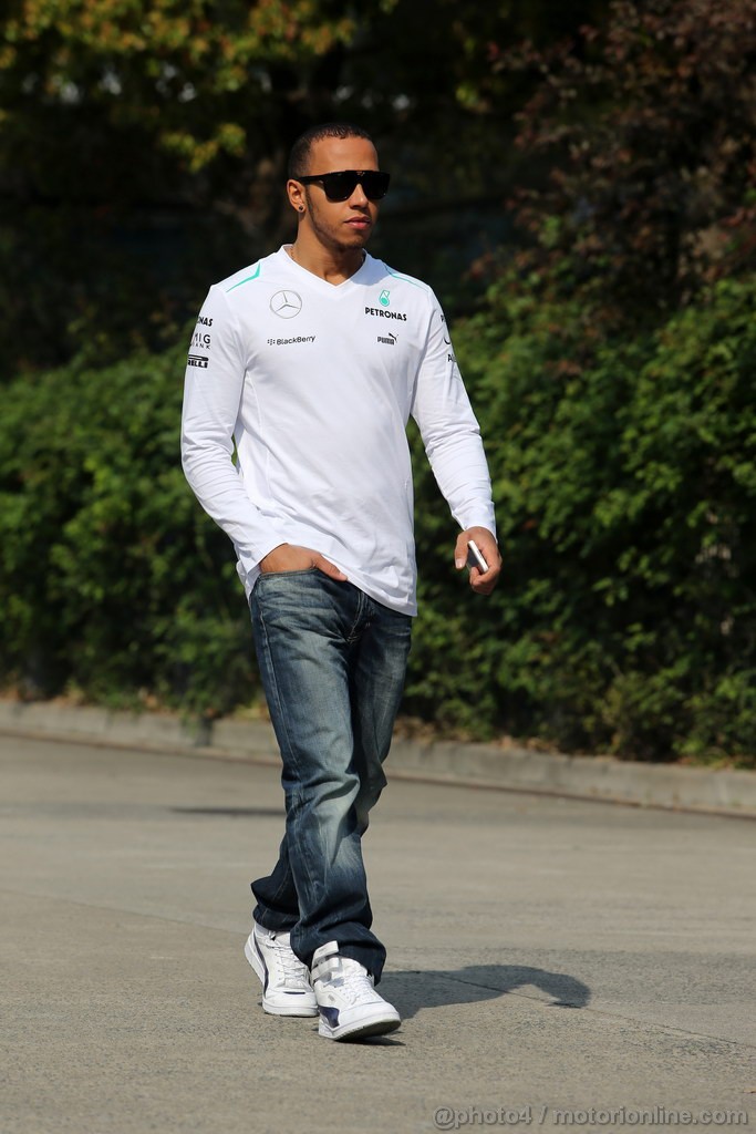 GP CINA, 12.04.2013- Lewis Hamilton (GBR) Mercedes AMG F1 W04 