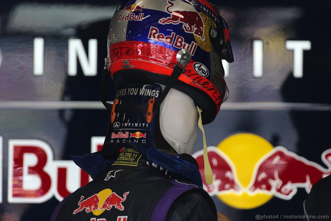 GP CINA, 12.04.2013- Prove Libere 1, Sebastian Vettel (GER) Red Bull Racing RB9