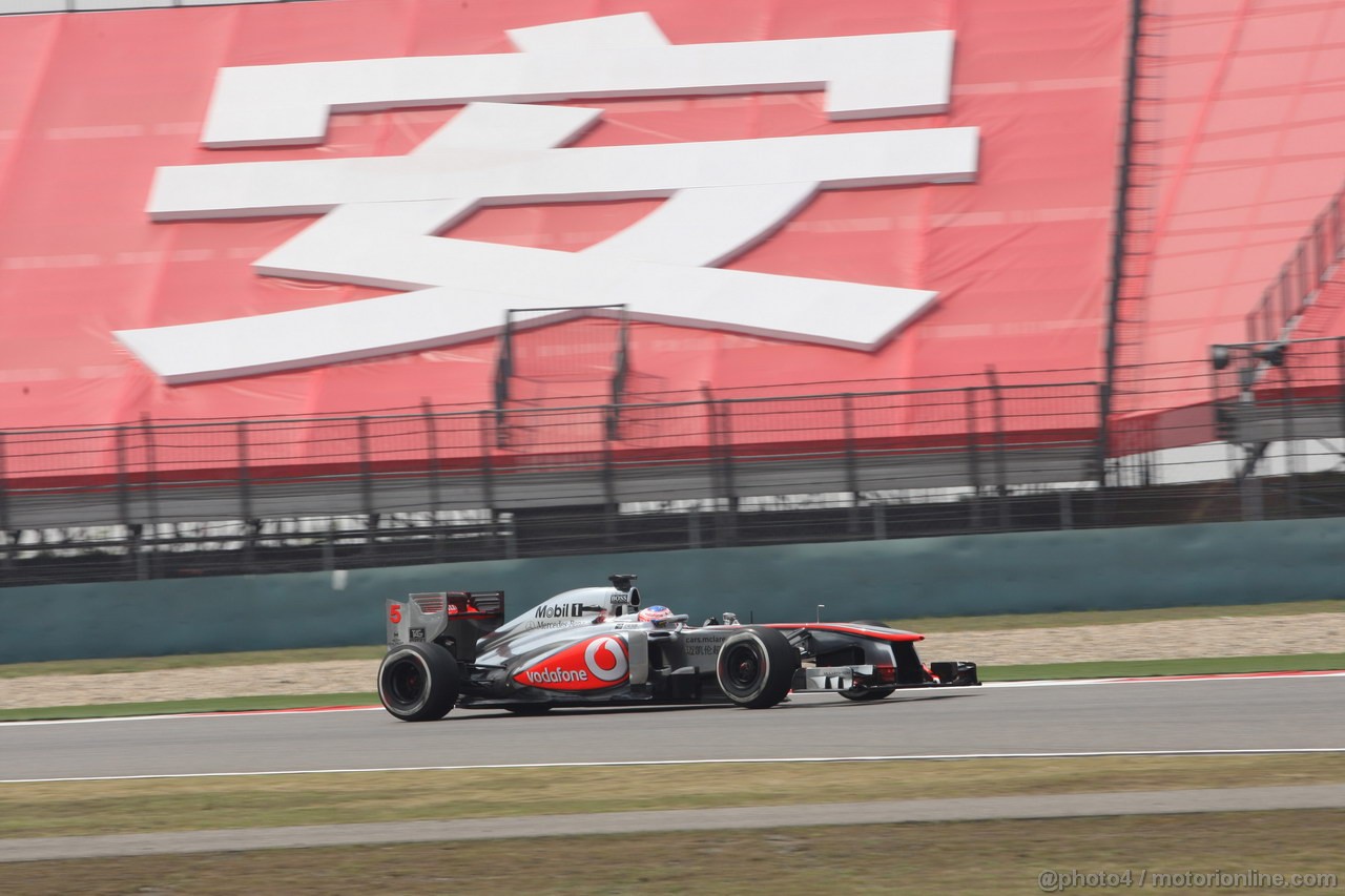 GP CINA, 12.04.2013- Prove Libere 1, Jenson Button (GBR) McLaren Mercedes MP4-28 