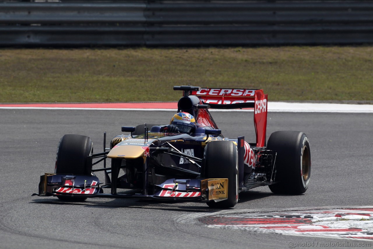GP CINA, 12.04.2013- Prove Libere 1, Jean-Eric Vergne (FRA) Scuderia Toro Rosso STR8 