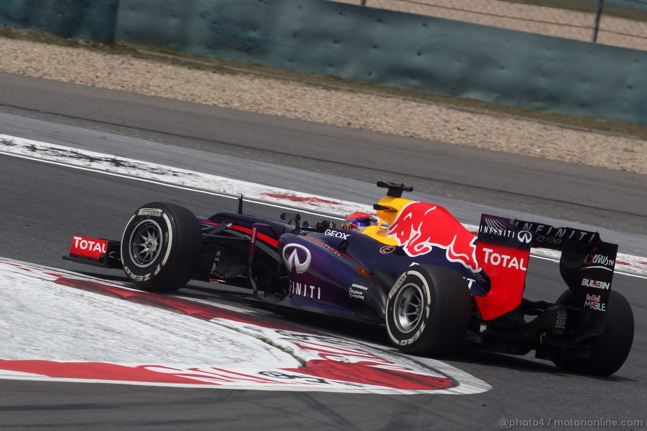 GP CINA, 12.04.2013- Prove Libere 1, Sebastian Vettel (GER) Red Bull Racing RB9 