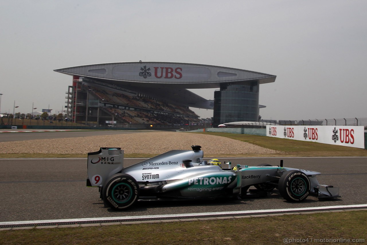 GP CINA, 12.04.2013- Prove Libere 1, Nico Rosberg (GER) Mercedes AMG F1 W04 