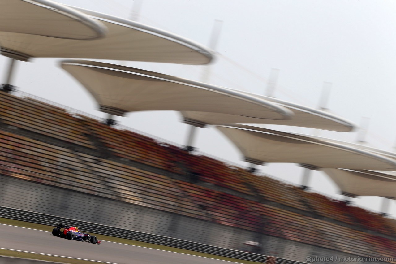 GP CINA, 12.04.2013- Prove Libere 1, Sebastian Vettel (GER) Red Bull Racing RB9 