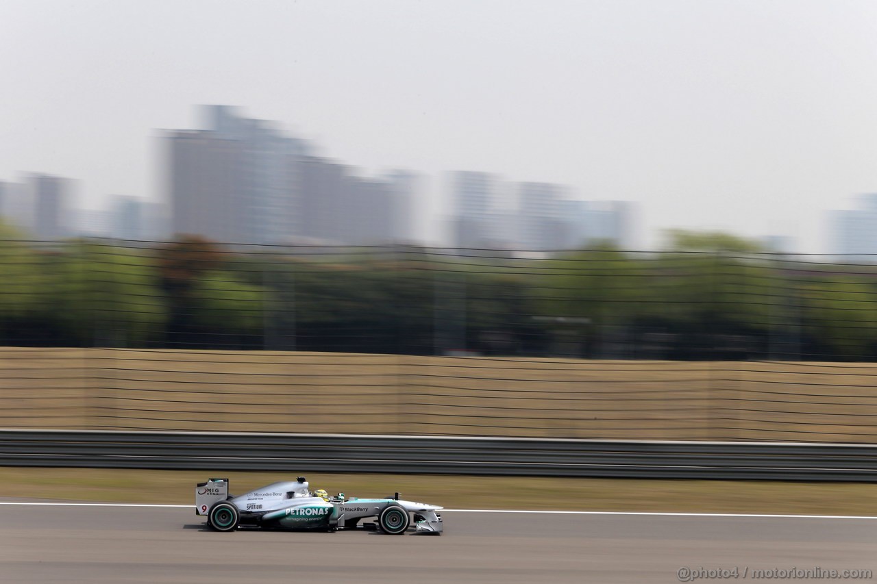 GP CINA, 12.04.2013- Prove Libere 1, Nico Rosberg (GER) Mercedes AMG F1 W04 