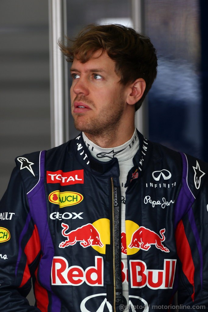 GP CINA, 12.04.2013- Prove Libere 1, Sebastian Vettel (GER) Red Bull Racing RB9 