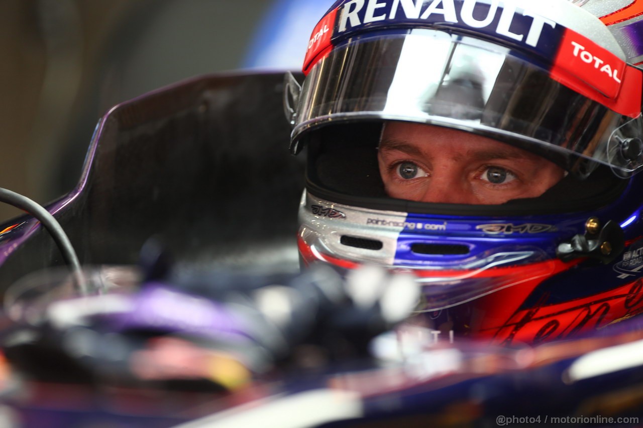 GP CINA, 12.04.2013- Prove Libere 1, Sebastian Vettel (GER) Red Bull Racing RB9 