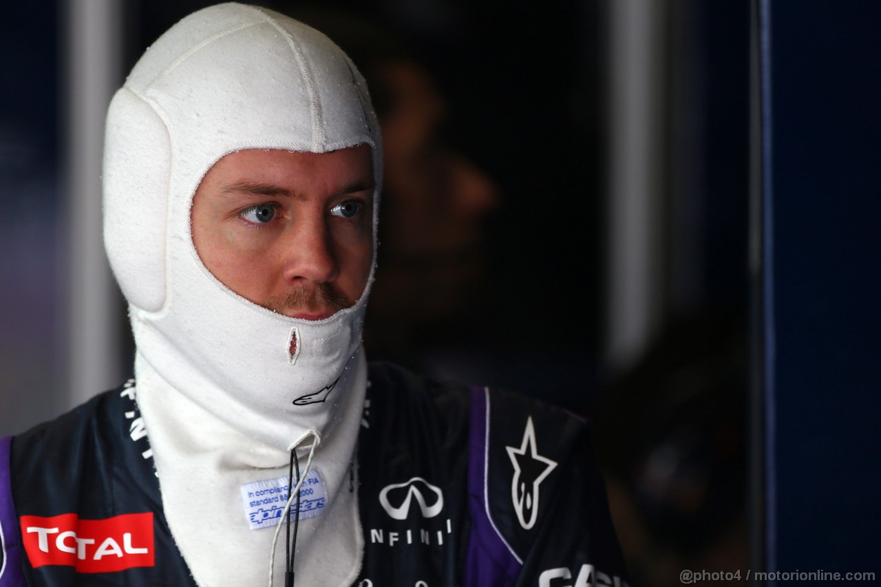 GP CINA, 12.04.2013- Prove Libere 1, Sebastian Vettel (GER) Red Bull Racing RB9 