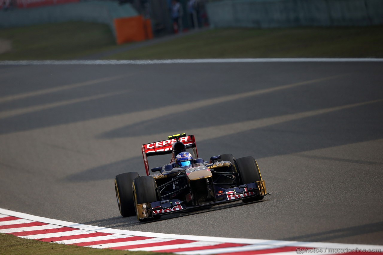 GP CINA, 12.04.2013- Prove Libere 2,Daniel Ricciardo (AUS) Scuderia Toro Rosso STR8 