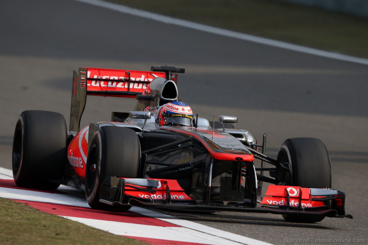 GP CINA, 12.04.2013- Prove Libere 2, Jenson Button (GBR) McLaren Mercedes MP4-28 