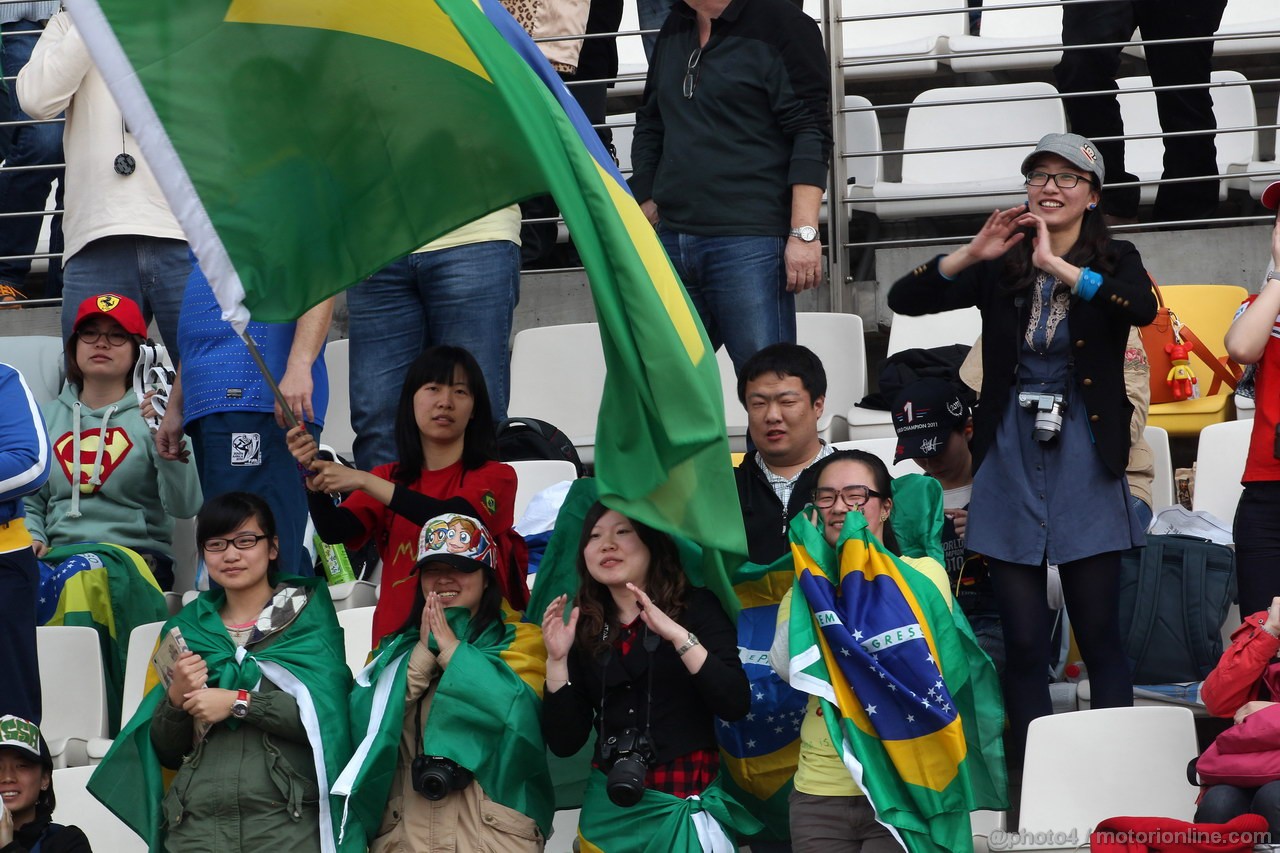 GP CINA, 12.04.2013- Prove Libere 2, Fans