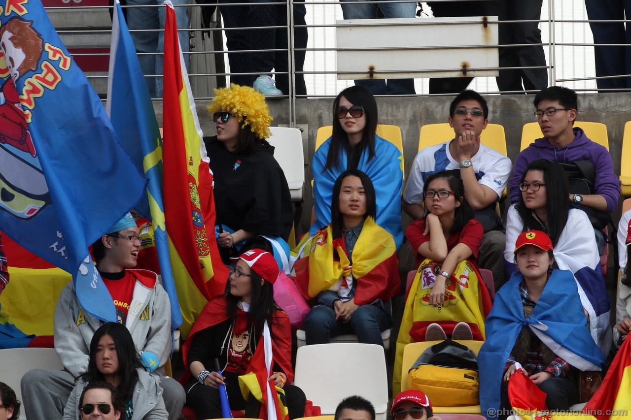 GP CINA, 12.04.2013- Prove Libere 2, Fans