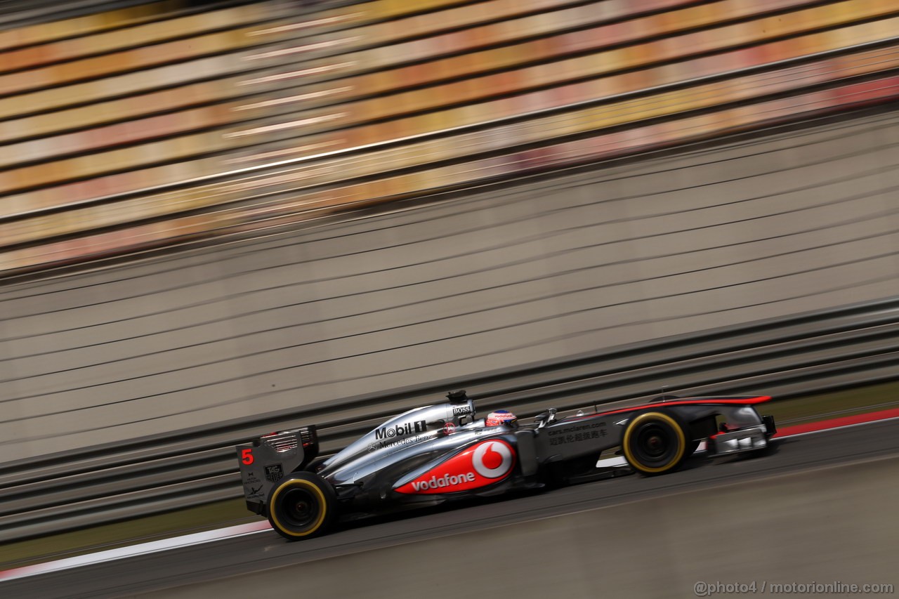 GP CINA, 12.04.2013- Prove Libere 2, Jenson Button (GBR) McLaren Mercedes MP4-28 