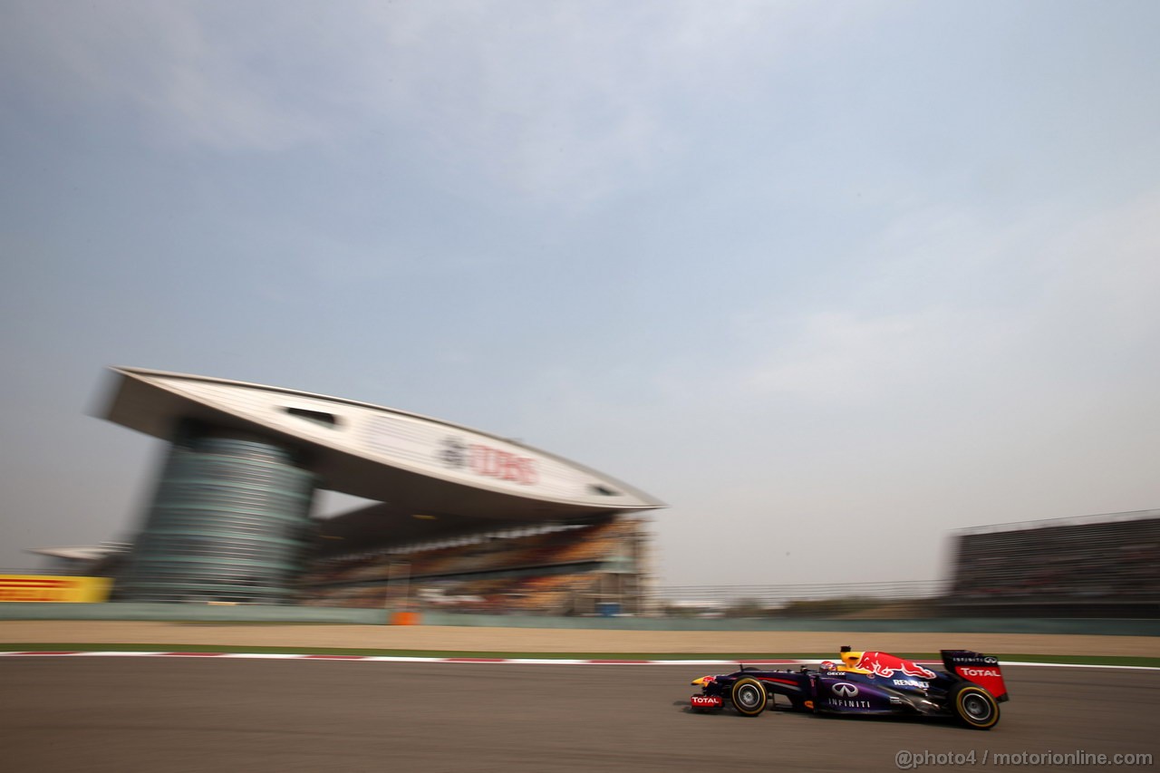 GP CINA, 12.04.2013- Prove Libere 2, Sebastian Vettel (GER) Red Bull Racing RB9 