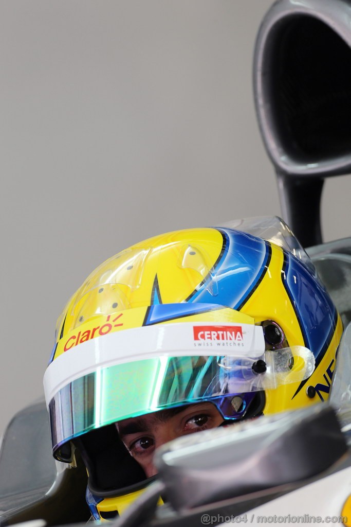 GP CINA, 12.04.2013- Prove Libere 2, Esteban Gutierrez (MEX), Sauber F1 Team C32 