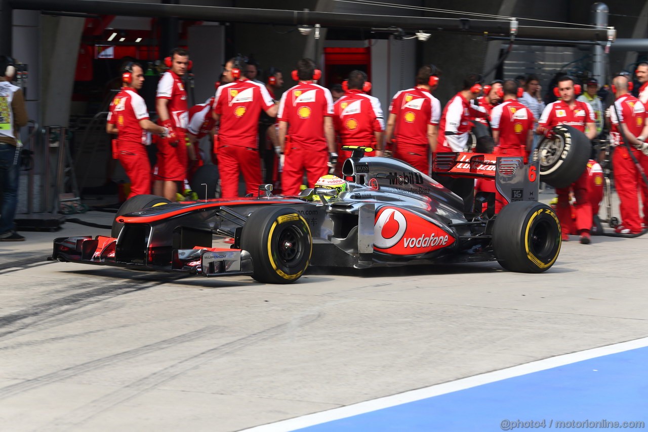 GP CINA, 12.04.2013- Prove Libere 2, Lewis Hamilton (GBR) Mercedes AMG F1 W04 