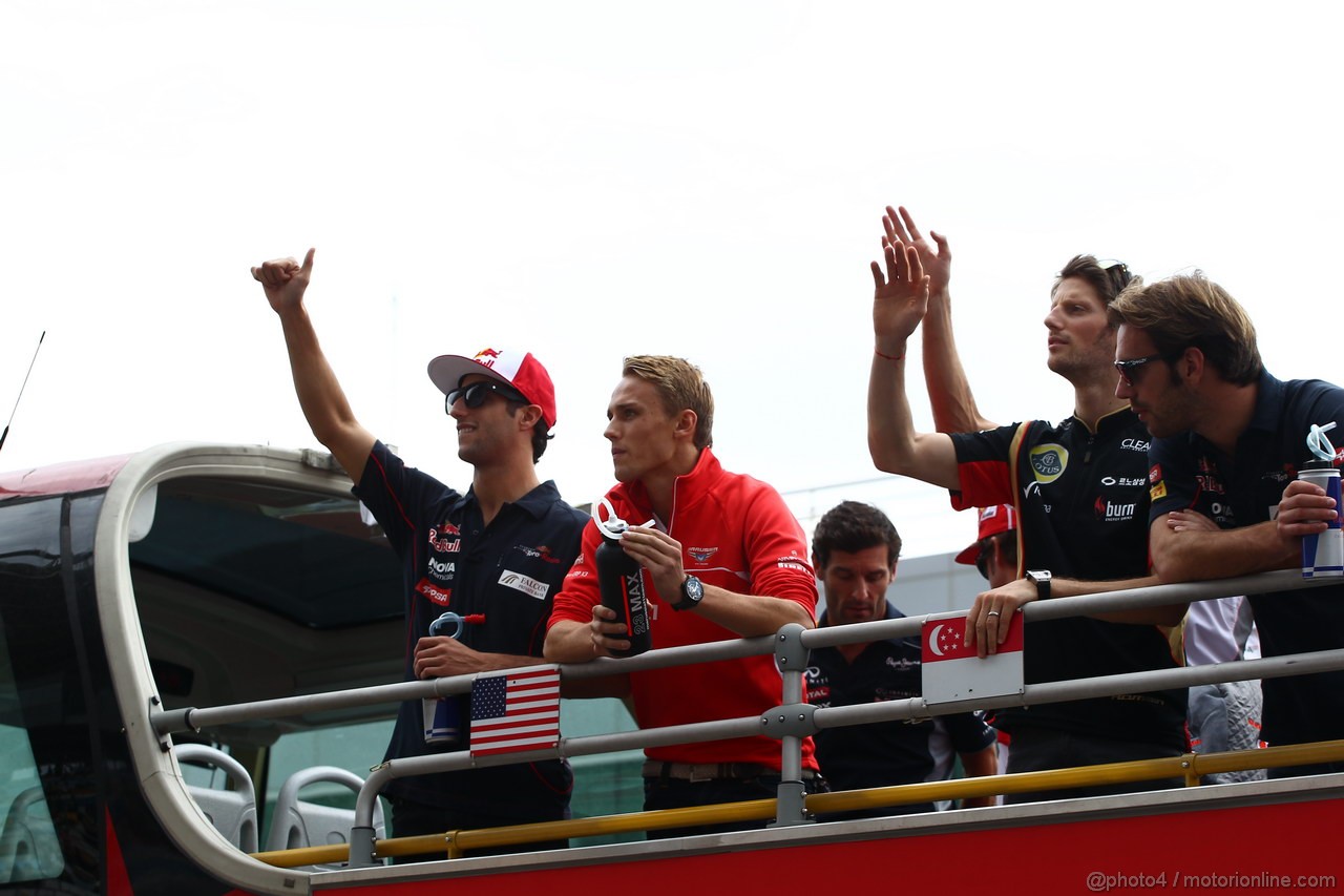 GP COREA, 06.10.2013- Driver parade, L to R Daniel Ricciardo (AUS) Scuderia Toro Rosso STR8, Max Chilton (GBR), Marussia F1 Team MR02, Romain Grosjean (FRA) Lotus F1 Team E213, Jean-Eric Vergne (FRA) Scuderia Toro Rosso STR8