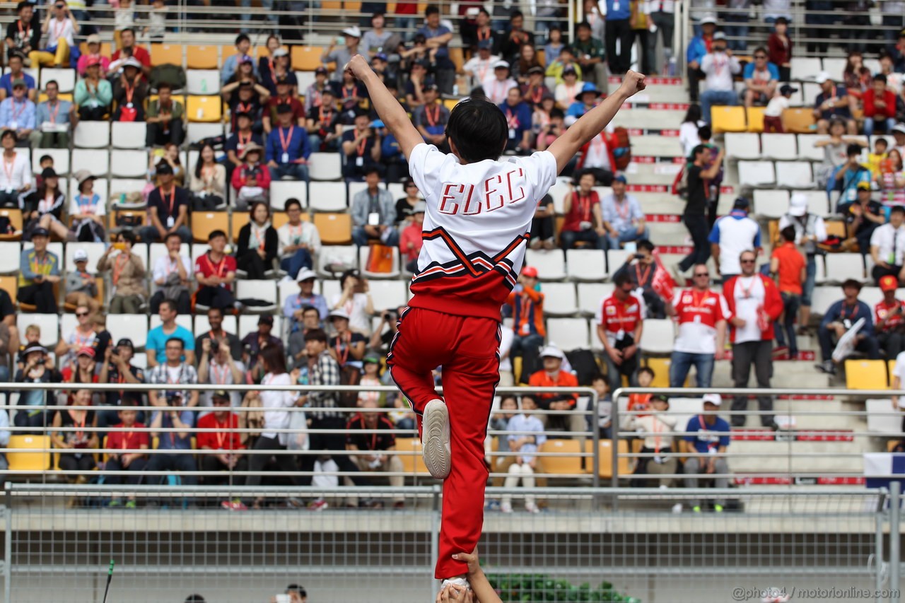 GP COREA, 06.10.2013- Pre Gara Show, acrobat