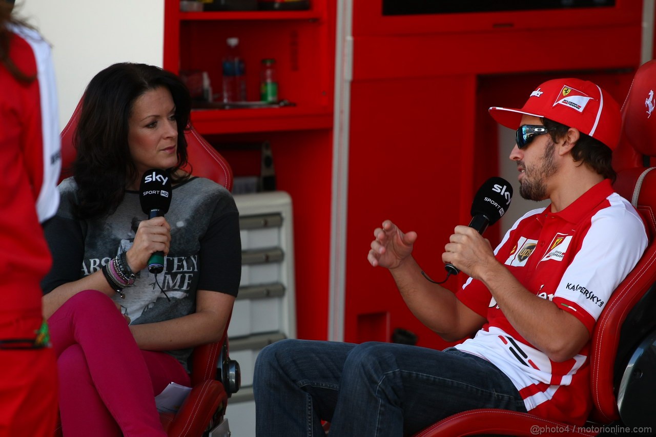 GP COREA, 03.10.2013- Fernando Alonso (ESP) Ferrari F138 during a tv interview