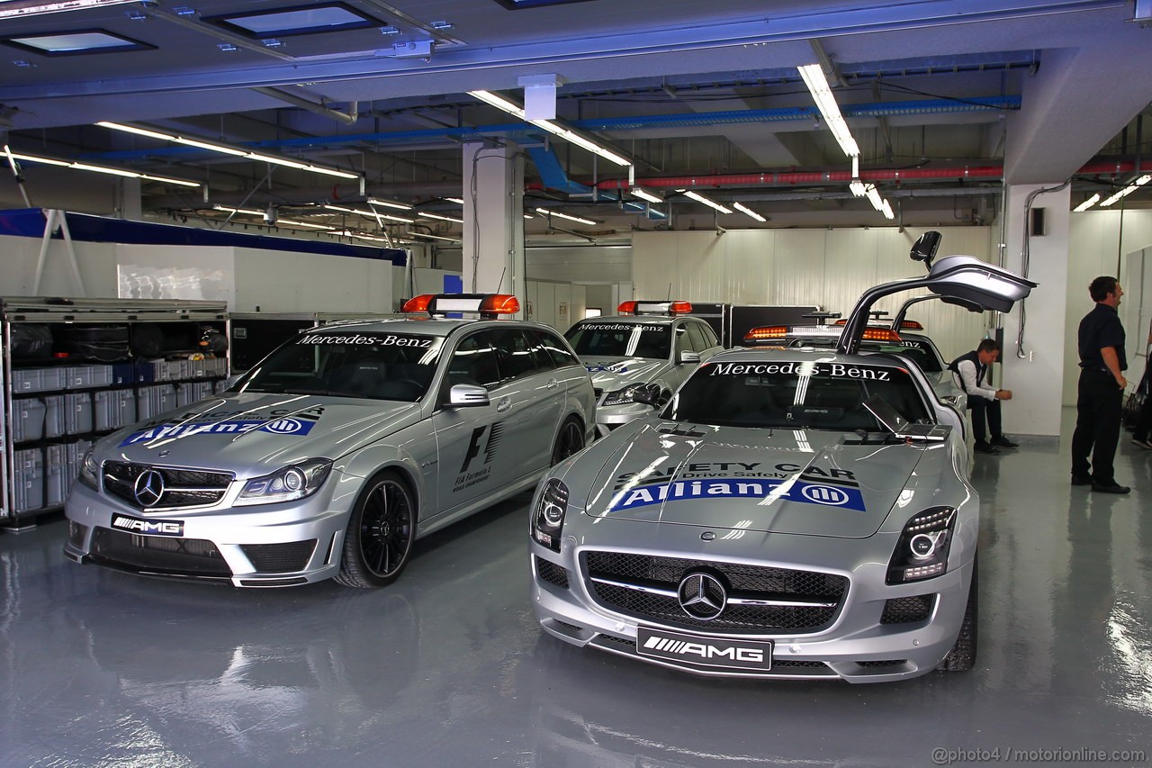 GP COREA, 03.10.2013- Mercedes Safety e Medical Car