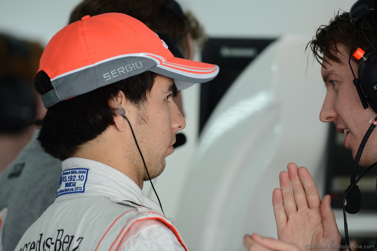 GP COREA, 04.10.2013- Prove Libere 1: Sergio Perez (MEX) McLaren MP4-28 