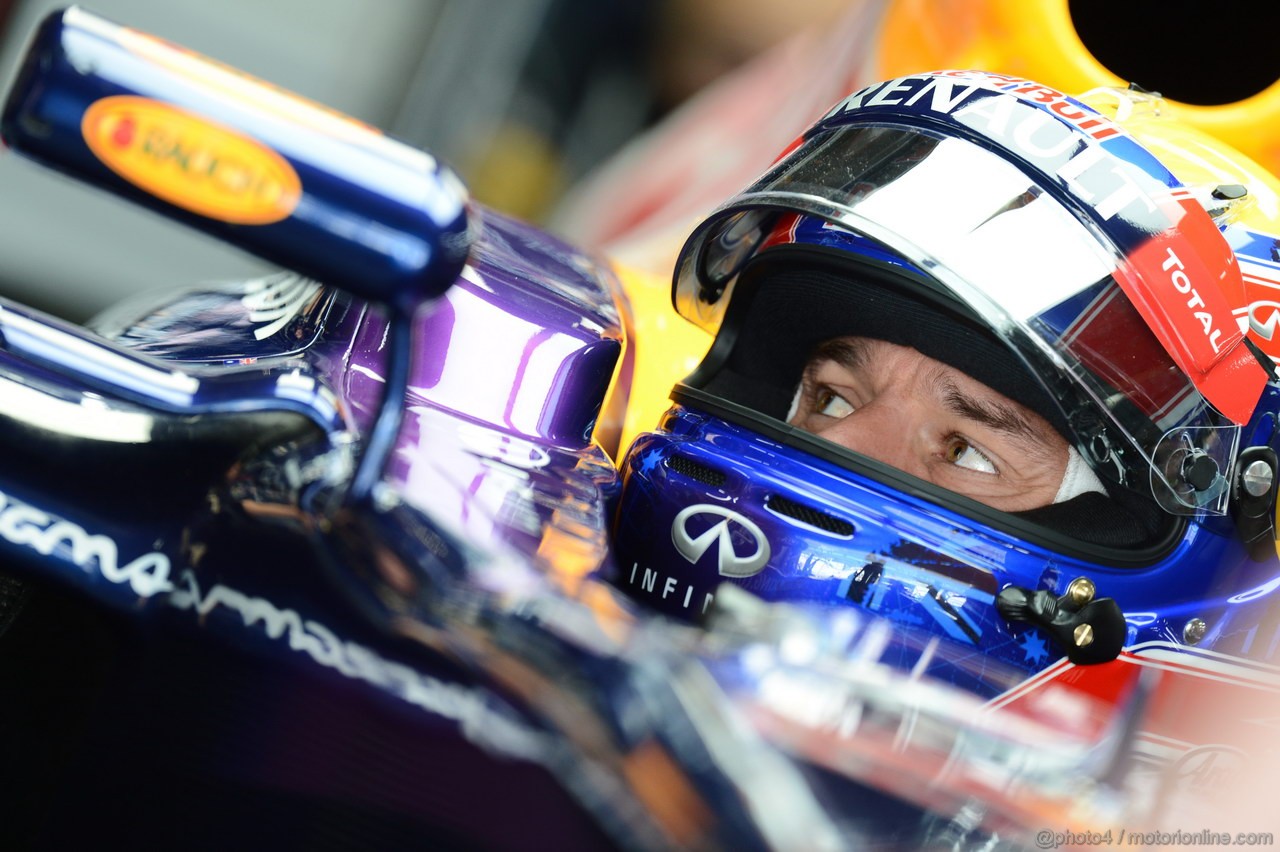 GP COREA, 04.10.2013- Prove Libere 1: Mark Webber (AUS) Red Bull Racing RB9 