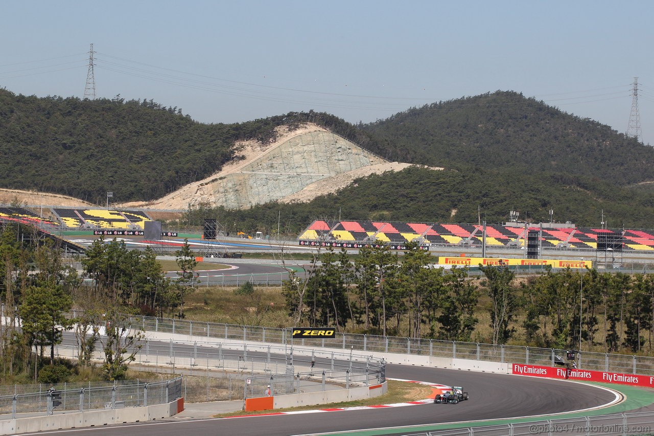GP COREA, 04.10.2013- Prove Libere 1: Nico Rosberg (GER) Mercedes AMG F1 W04 