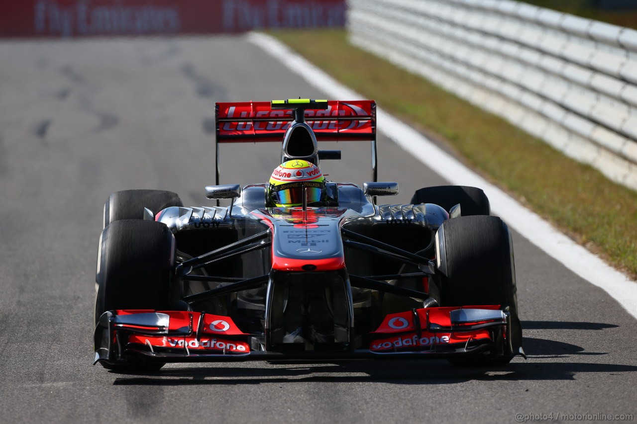 GP COREA, 04.10.2013- Free practice 2, Sergio Perez (MEX) McLaren MP4-28