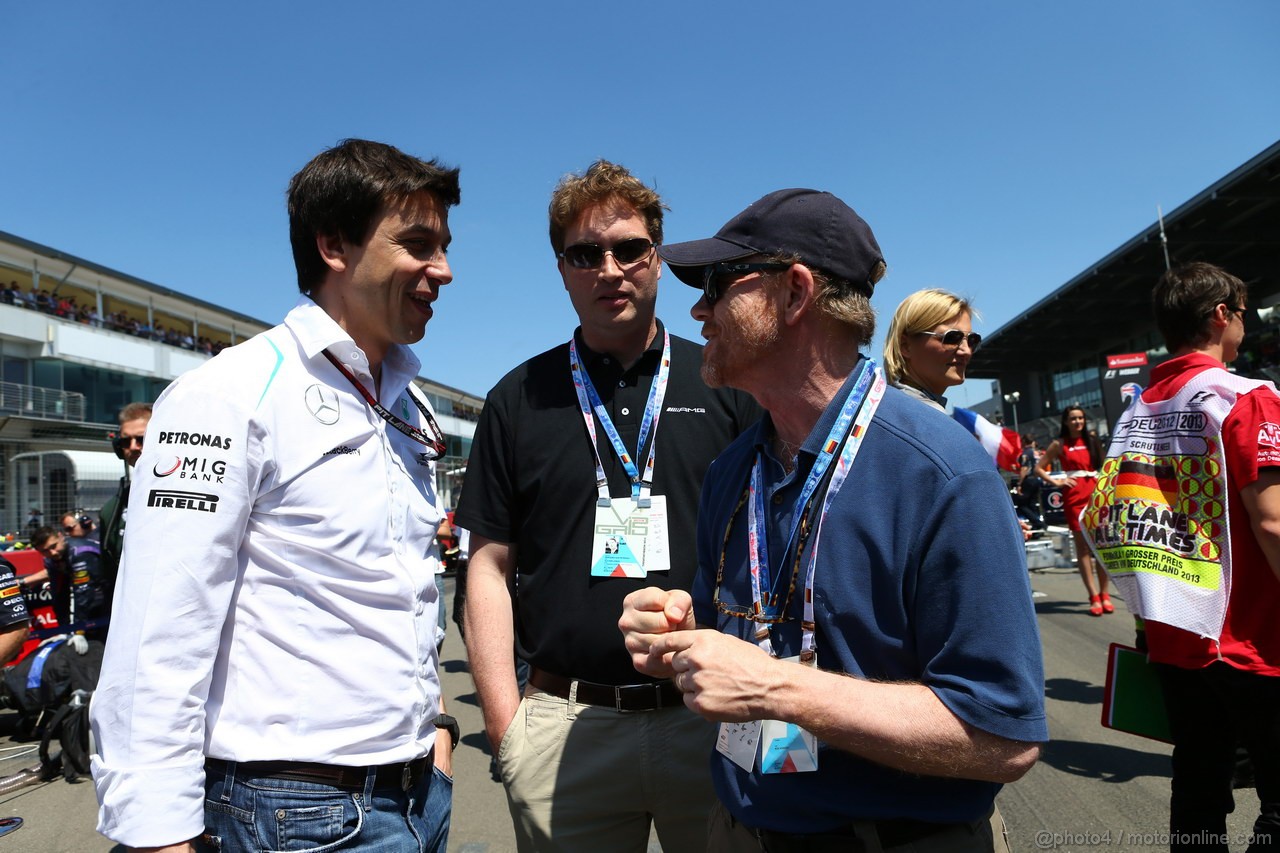 GP GERMANIA, 07.07.2013-  Gara, Toto Wolff (GER) Mercedes AMG F1 Shareholder e Executive Director e  Ron Howard (USA) Actor