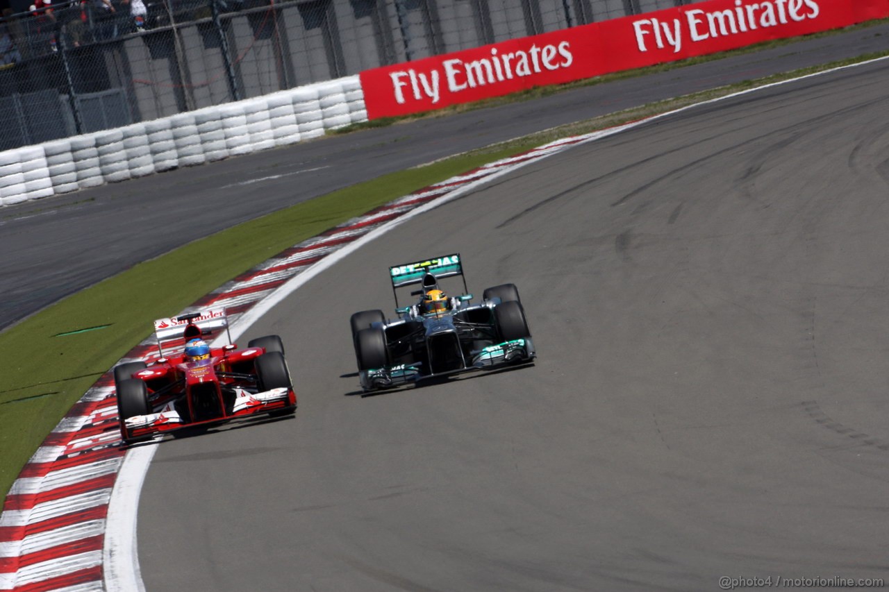 GP GERMANIA, 07.07.2013-  Gara, Fernando Alonso (ESP) Ferrari F138 e Lewis Hamilton (GBR) Mercedes AMG F1 W04 