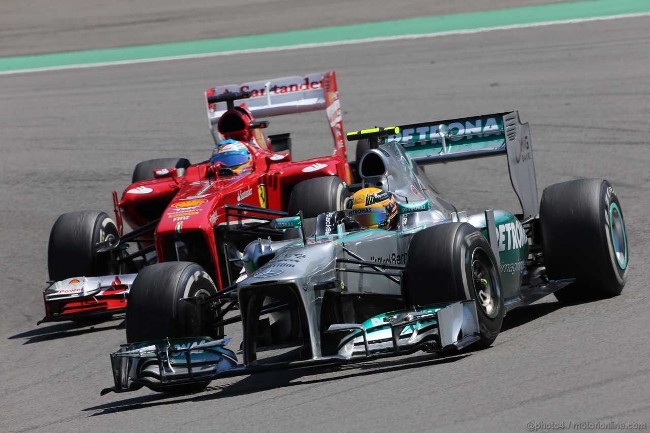 GP GERMANIA, 07.07.2013-  Gara, Fernando Alonso (ESP) Ferrari F138 e Lewis Hamilton (GBR) Mercedes AMG F1 W04 