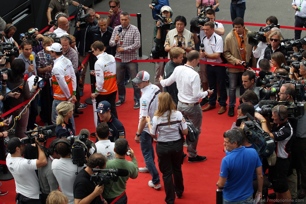 GP GERMANIA, 04.07.2013- Nico Rosberg (GER) Mercedes AMG F1 W04, Nico Hulkenberg (GER) Sauber F1 Team C32, Sebastian Vettel (GER) Red Bull Racing RB9 e Adrian Sutil (GER), Sahara Force India F1 Team VJM06 