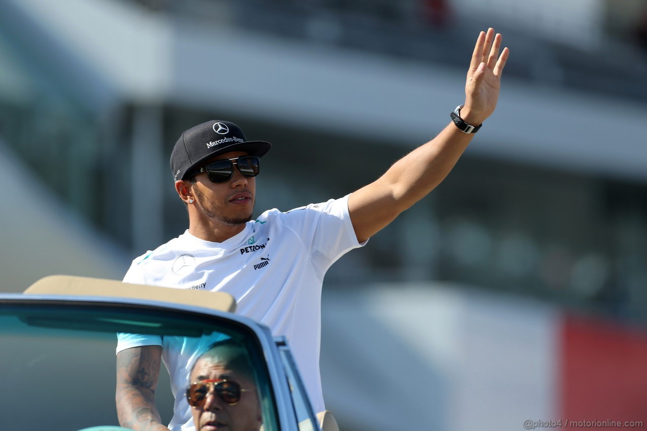 GP GIAPPONE, 13.10.2013- Lewis Hamilton (GBR) Mercedes AMG F1 W04 at drivers parade  